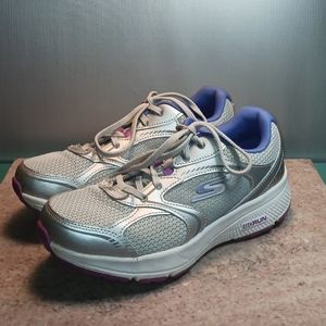 Sketchers Go Run Women's Size 6 Gray Shoes